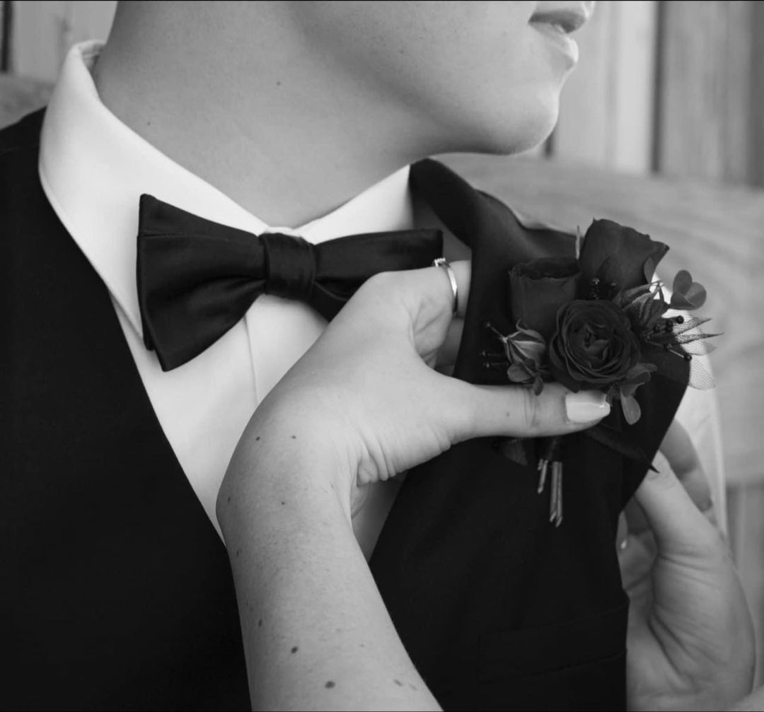 Spray Rose Boutonniere